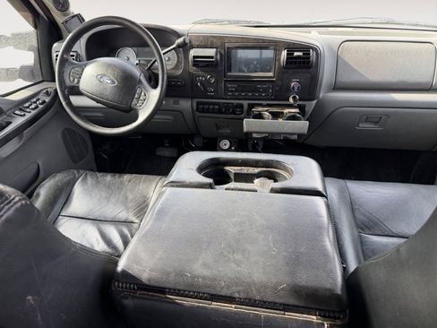 Used 2005 Ford F350 Lariat image 10