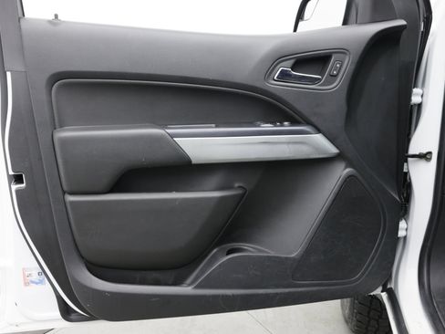 Used 2020 Chevrolet Colorado LT w/ Safety Package AWD/4WD image 13