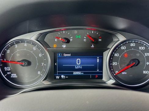 Used 2024 GMC Terrain SLE w/ Driver Convenience Package image 12