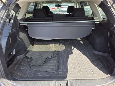 Used 2017 Subaru Outback 2.5i Premium AWD/4WD image 12
