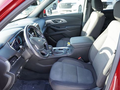 Used 2022 Chevrolet Traverse LT image 16