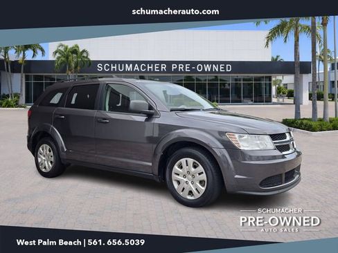 Used 2020 Dodge Journey SE image 1
