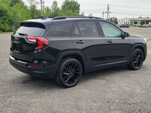 Used 2023 GMC Terrain SLT w/ Infotainment Package II AWD/4WD image 5