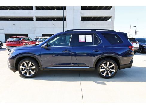Used 2024 Honda Pilot Touring image 5