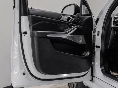 Used 2021 BMW X7 M50i w/ Dynamic Handling Package AWD/4WD image 60