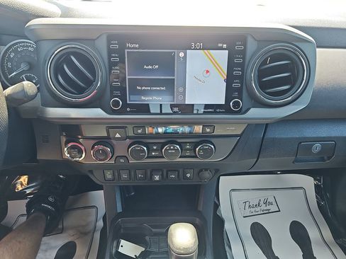 Used 2022 Toyota Tacoma TRD Sport w/ TRD Premium Sport Package AWD/4WD image 20