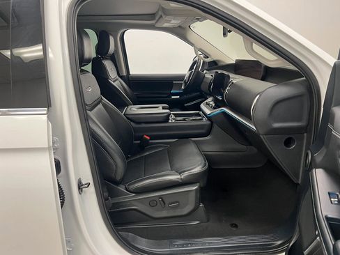 Used 2025 Ford Expedition Max Platinum AWD/4WD image 27