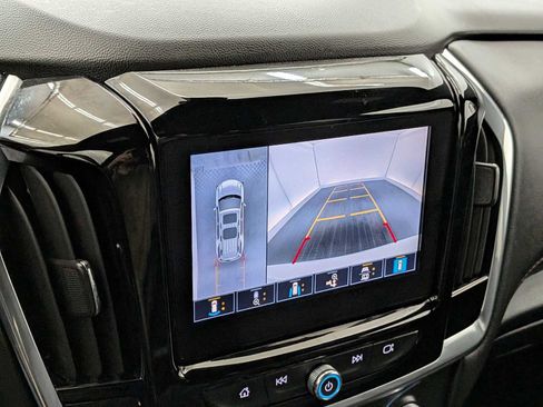 Used 2023 Chevrolet Traverse RS image 31