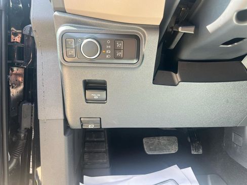 Used 2024 Ford Bronco Wildtrak AWD/4WD image 12