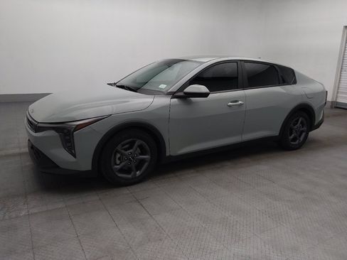 Used 2025 Kia K4 FWD image 2