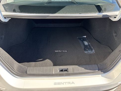 New 2025 Nissan Sentra SR image 13