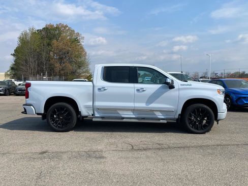 New 2026 Chevrolet Silverado 1500 High Country w/ Technology Package AWD/4WD image 2