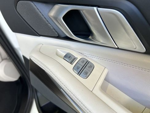 Used 2024 BMW X7 xDrive40i w/ Executive Package image 38