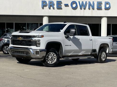 Used 2024 Chevrolet Silverado 2500 LT image 1
