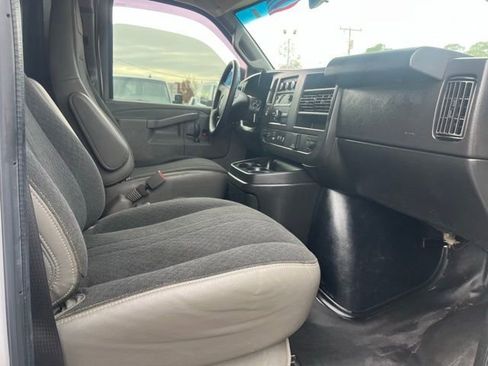 Used 2021 GMC Savana 2500 w/ Driver Convenience Package image 15