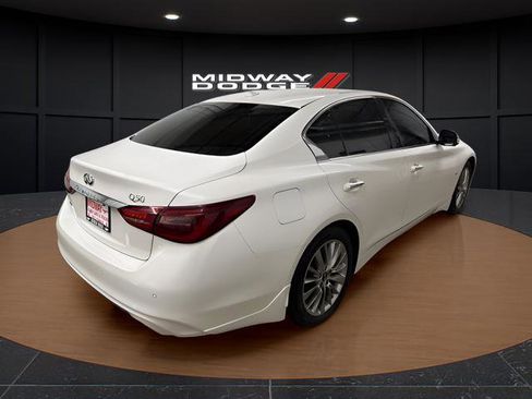 Used 2019 INFINITI Q50 Luxe w/ Essential Package (3.0T Luxe) image 4