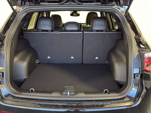 New 2026 Jeep Compass Latitude image 7