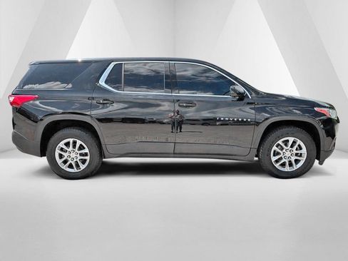 Used 2020 Chevrolet Traverse LS w/ LPO, Black Accent Package AWD/4WD image 8