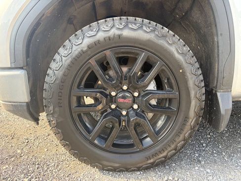 Used 2025 GMC Sierra 1500 Elevation w/ Preferred Package AWD/4WD image 6