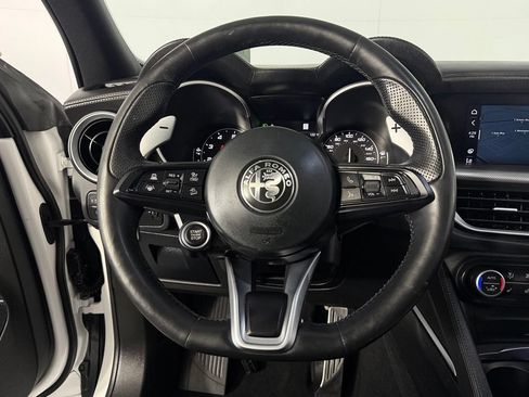 Used 2023 Alfa Romeo Stelvio Veloce AWD/4WD image 14