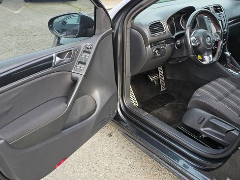 Used 2012 Volkswagen GTI 4-Door FWD image 18