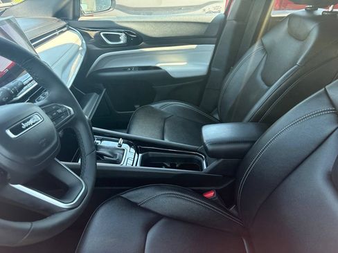Used 2025 Jeep Compass Limited AWD/4WD image 27