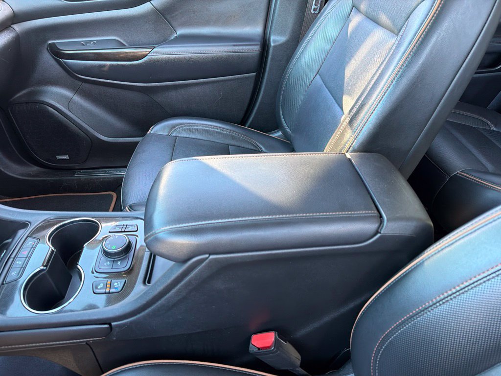 Used 2021 GMC Acadia AT4 w/ Technology Package AWD/4WD image 13