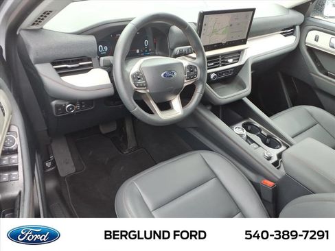 Used 2026 Ford Explorer Active w/ Active Comfort Package AWD/4WD image 17