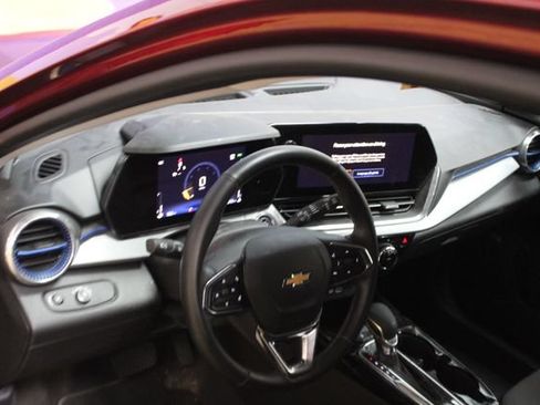 Used 2024 Chevrolet Trax LT w/ Driver Confidence Package FWD image 12
