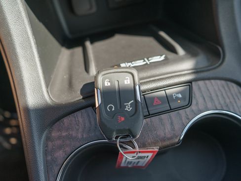 Used 2021 GMC Acadia Denali w/ Denali Ultimate Package AWD/4WD image 32