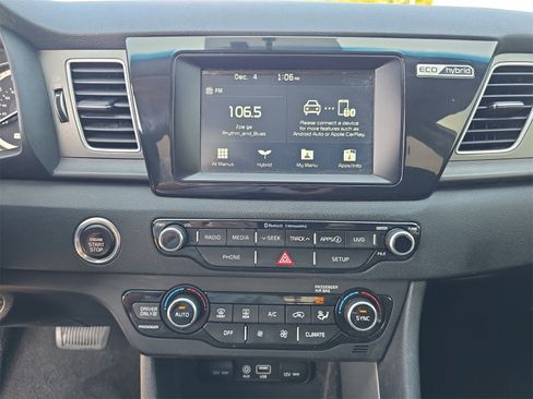 Used 2019 Kia Niro LX image 16