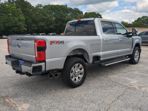 Used 2023 Ford F250 Lariat w/ Chrome Package AWD/4WD image 3