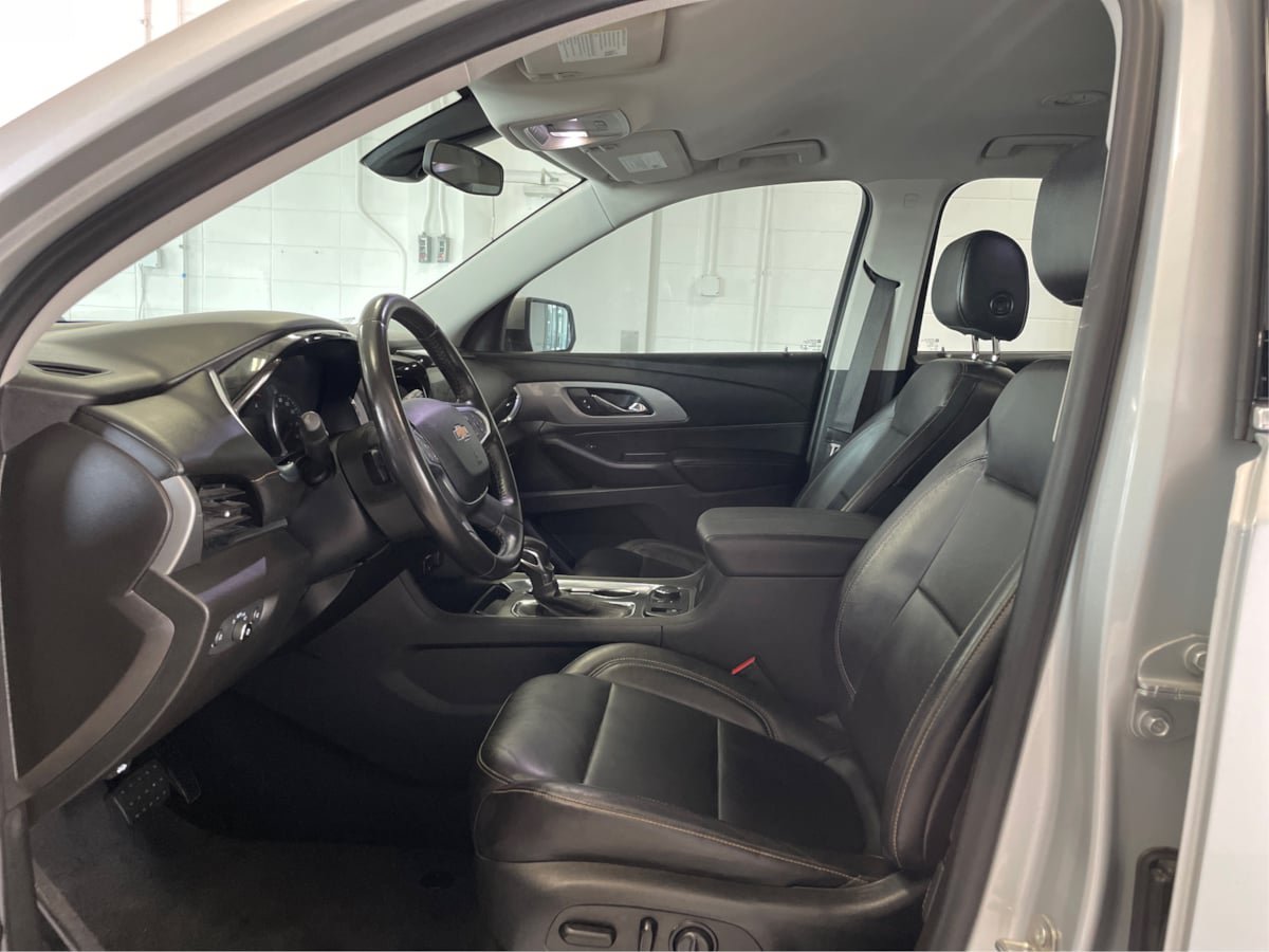 Used 2021 Chevrolet Traverse LT AWD/4WD image 9