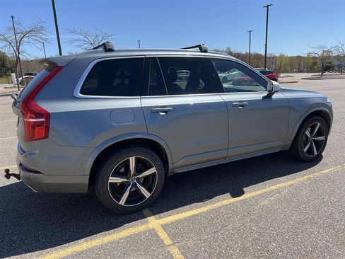Used 2018 Volvo XC90 T5 R-Design w/ Convenience Package AWD/4WD image 3