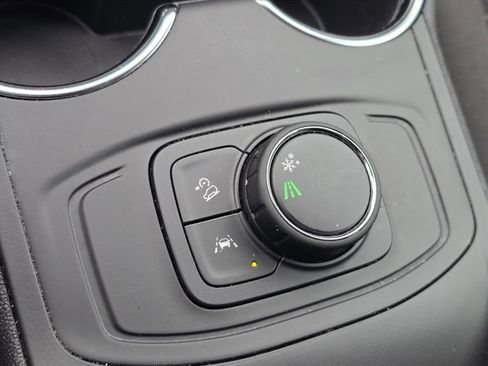 Used 2024 GMC Terrain SLE image 16