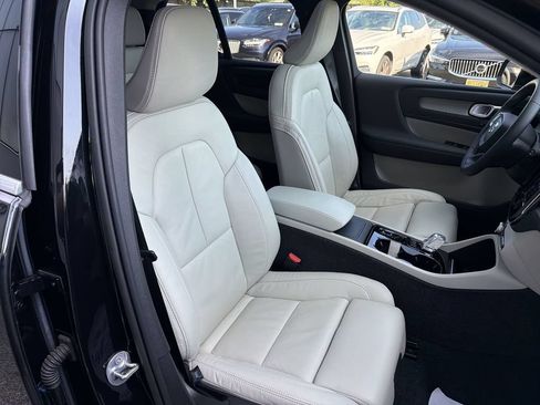Certified 2023 Volvo XC40 B5 Ultimate w/ Climate Package AWD/4WD image 25