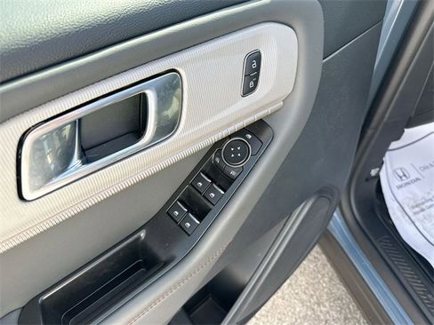 Used 2025 Ford Explorer Active image 20