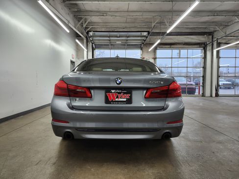 Used 2018 BMW 530e xDrive image 34