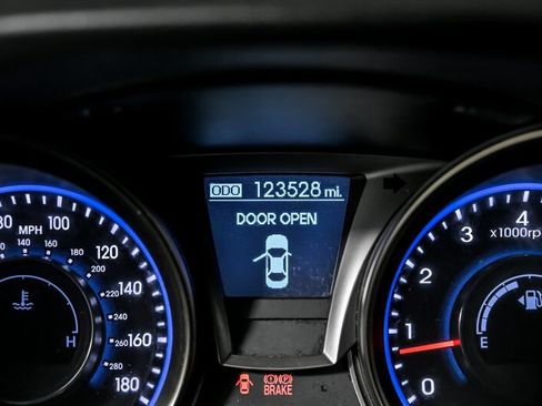 Used 2015 Hyundai Genesis 3.8 image 23