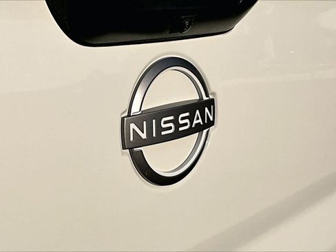 Certified 2023 Nissan Titan SV w/ SV Convenience Package RWD image 10