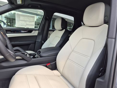 New 2026 Porsche Cayenne AWD/4WD image 5