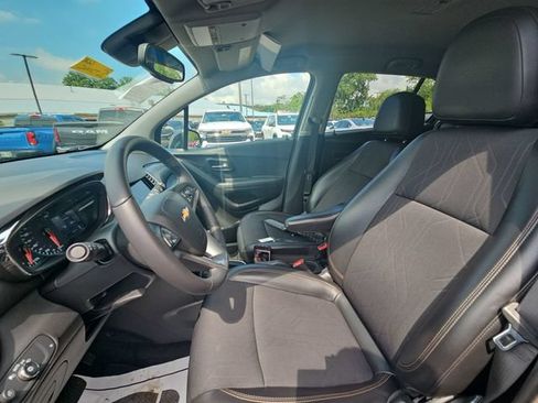 Used 2020 Chevrolet Trax LT w/ LT Convenience Package FWD image 21
