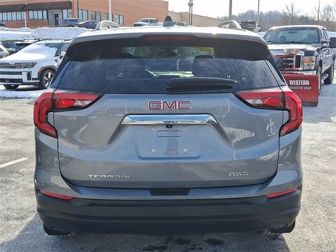 Used 2020 GMC Terrain SLE w/ Driver Convenience Package image 5