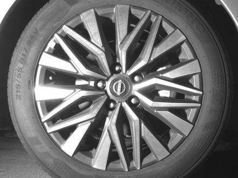 Used 2025 Nissan Altima 2.5 SV image 13