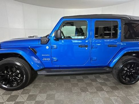 Used 2023 Jeep Wrangler Unlimited Sahara AWD/4WD image 5
