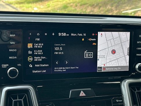 Used 2023 Kia Sorento EX w/ Panoramic Sunroof Package image 21