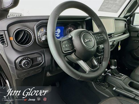 New 2025 Jeep Gladiator Mojave w/ Safety Group image 26