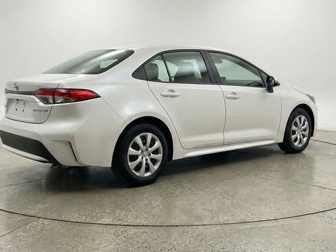 Used 2025 Toyota Corolla LE FWD image 9