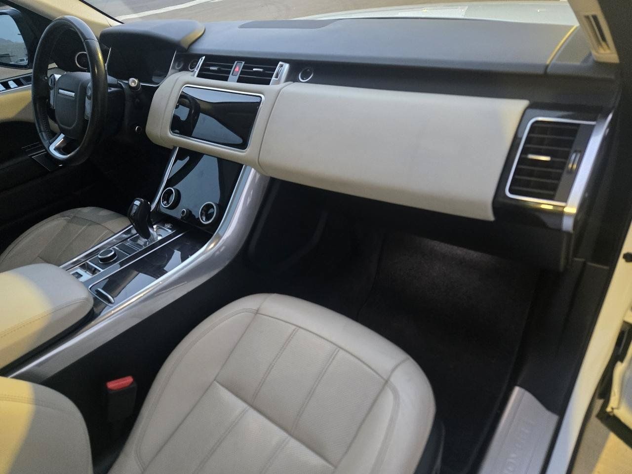 Used 2019 Land Rover Range Rover Sport HSE AWD/4WD image 22