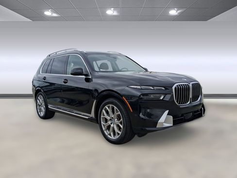 Certified 2023 BMW X7 xDrive40i image 6